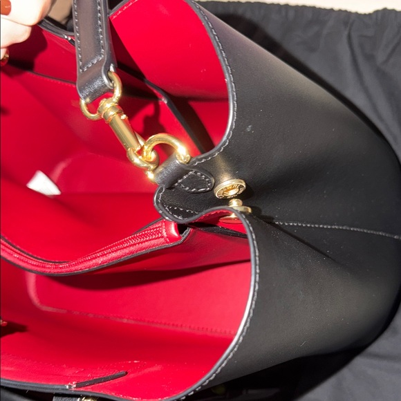 Lauren Ralph Lauren Large Black Bag with Red Interior - Picture 5 of 15